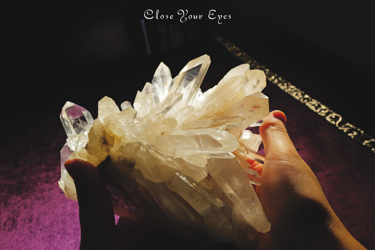 アメリカ・アーカンソー水晶クラスター　０７