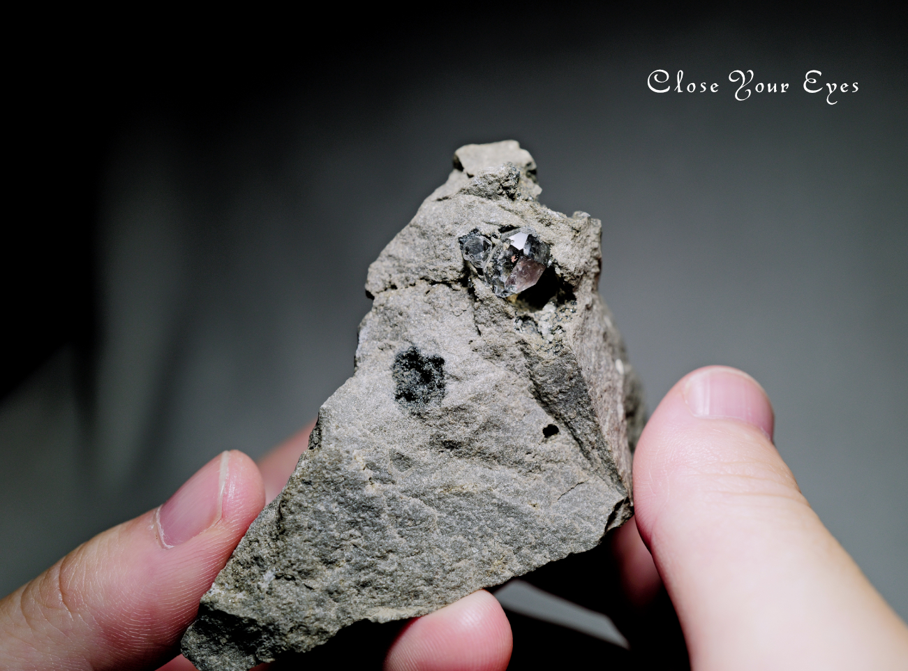 水晶原石　ハーキマーダイヤモンド　０７