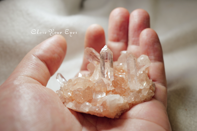 ヒマラヤ・クルバレー産水晶クラスター　２７