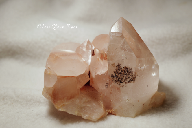 ヒマラヤ・クルバレー産水晶クラスター　３３