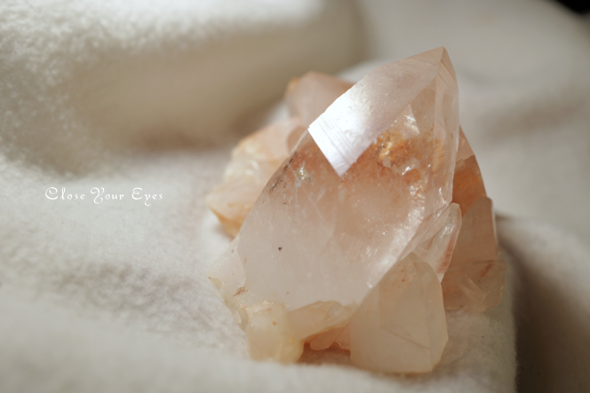 ヒマラヤ・クルバレー産水晶クラスター　３３