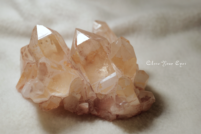 ヒマラヤ・クルバレー産水晶クラスター　３４