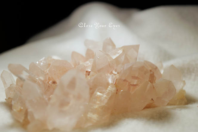 ヒマラヤ・クルバレー産水晶クラスター　３５