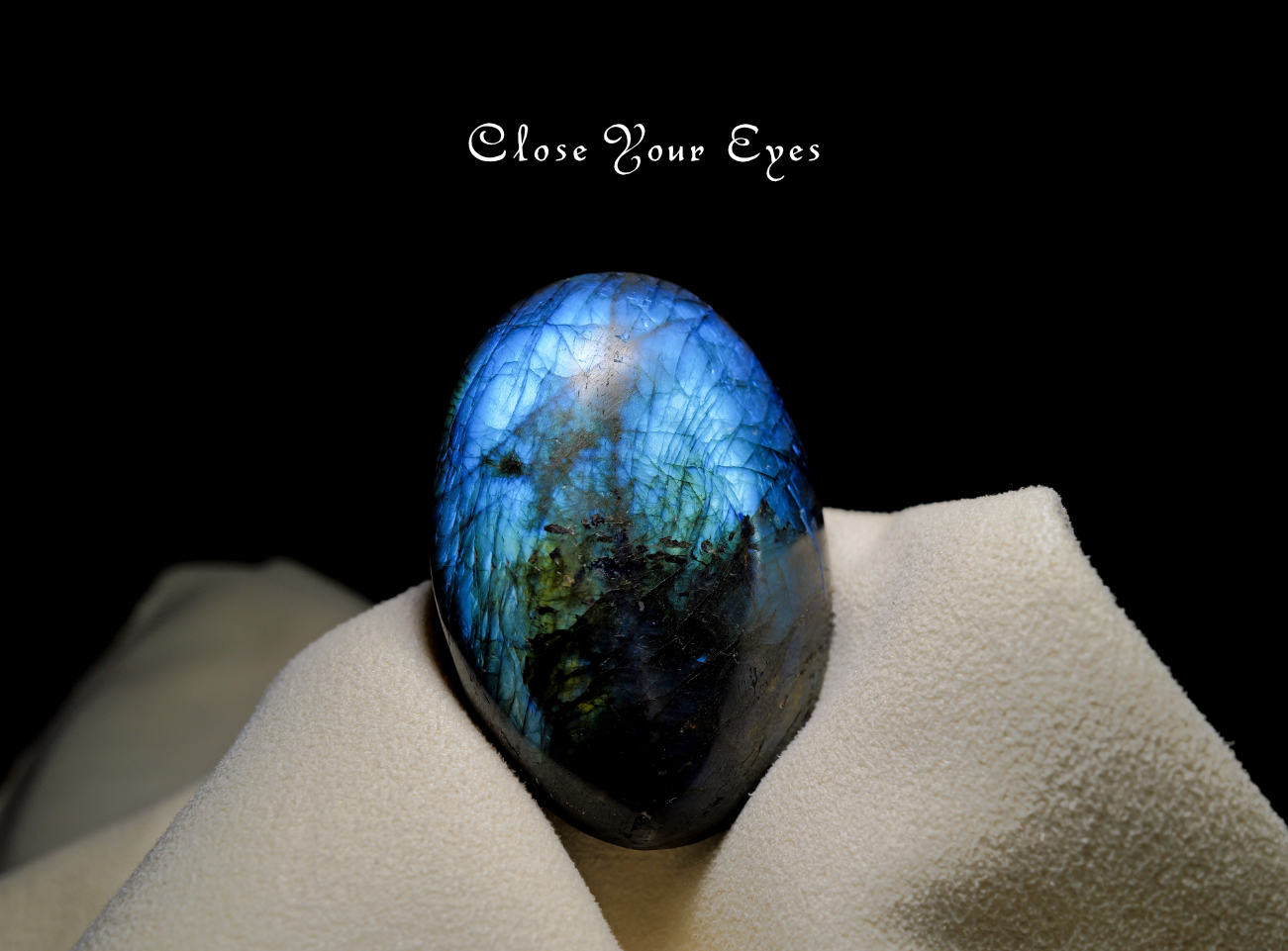 マダガスカル産　ラブラドライト・磨き石　１３