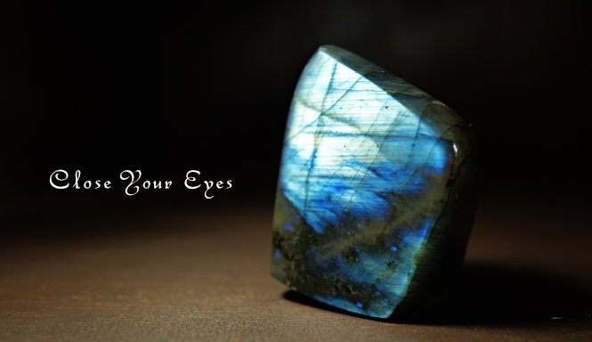 マダガスカル産 ラブラドライト 底面カット 19