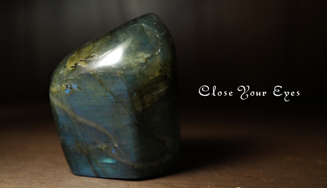 マダガスカル産 ラブラドライト 底面カット 19