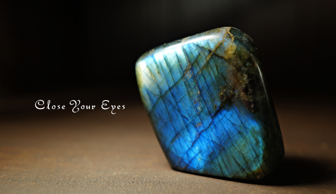 マダガスカル産 ラブラドライト 底面カット 23