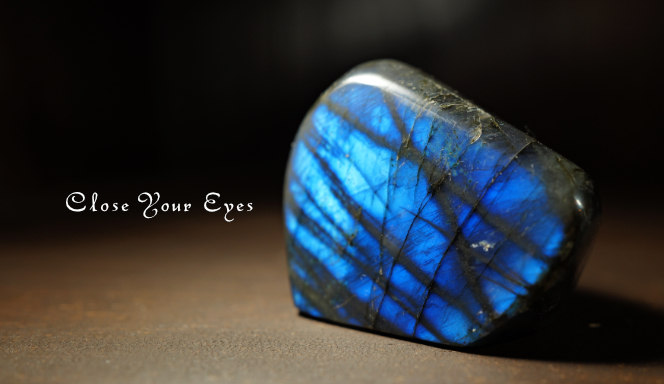 マダガスカル産 ラブラドライト 底面カット 26