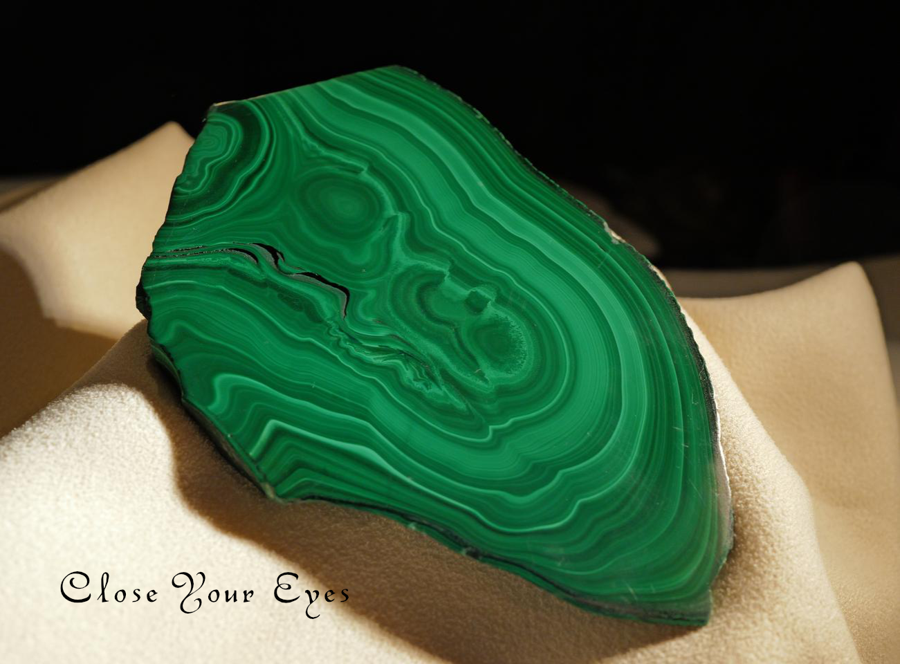 コンゴ産　マラカイト　０２