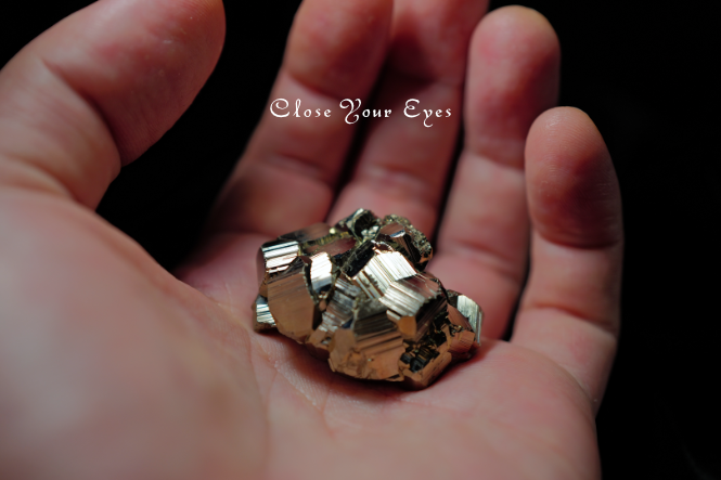 ペルー産　パイライト　１１