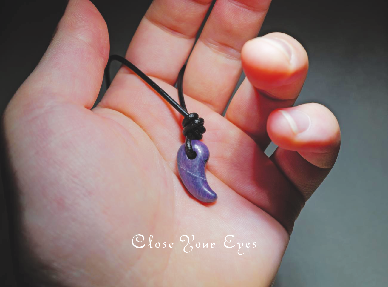 スギライト『勾玉』０３