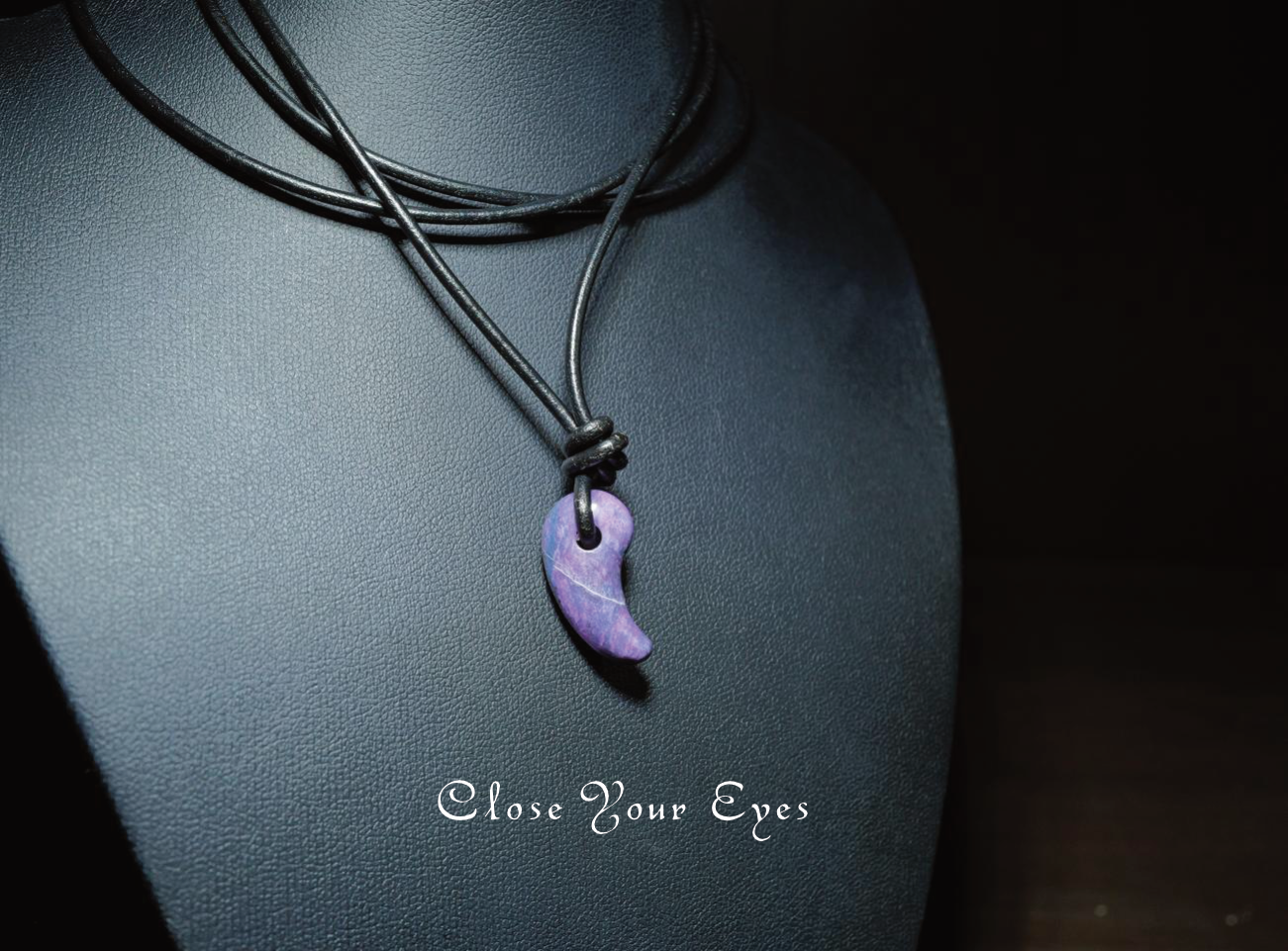 スギライト『勾玉』０３