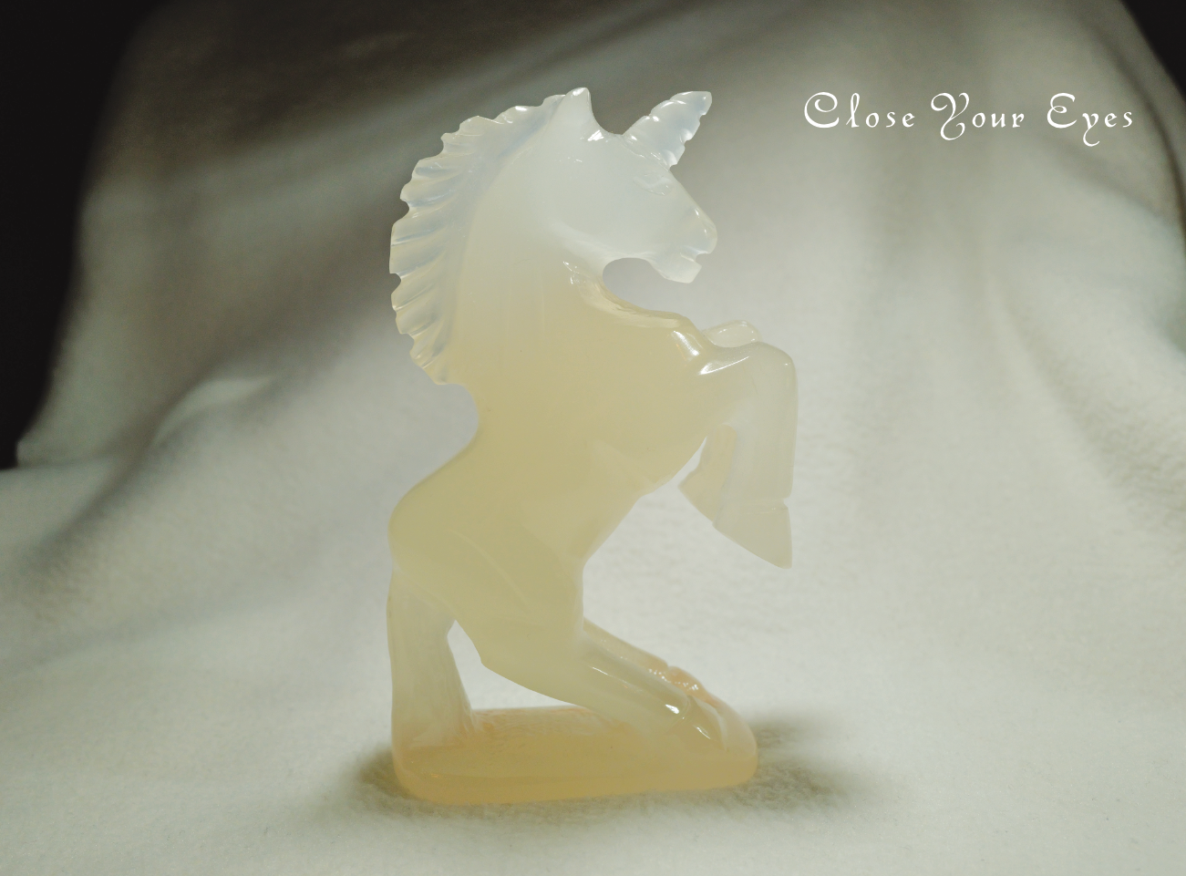 メノウ彫り物・ユニコーン　０２