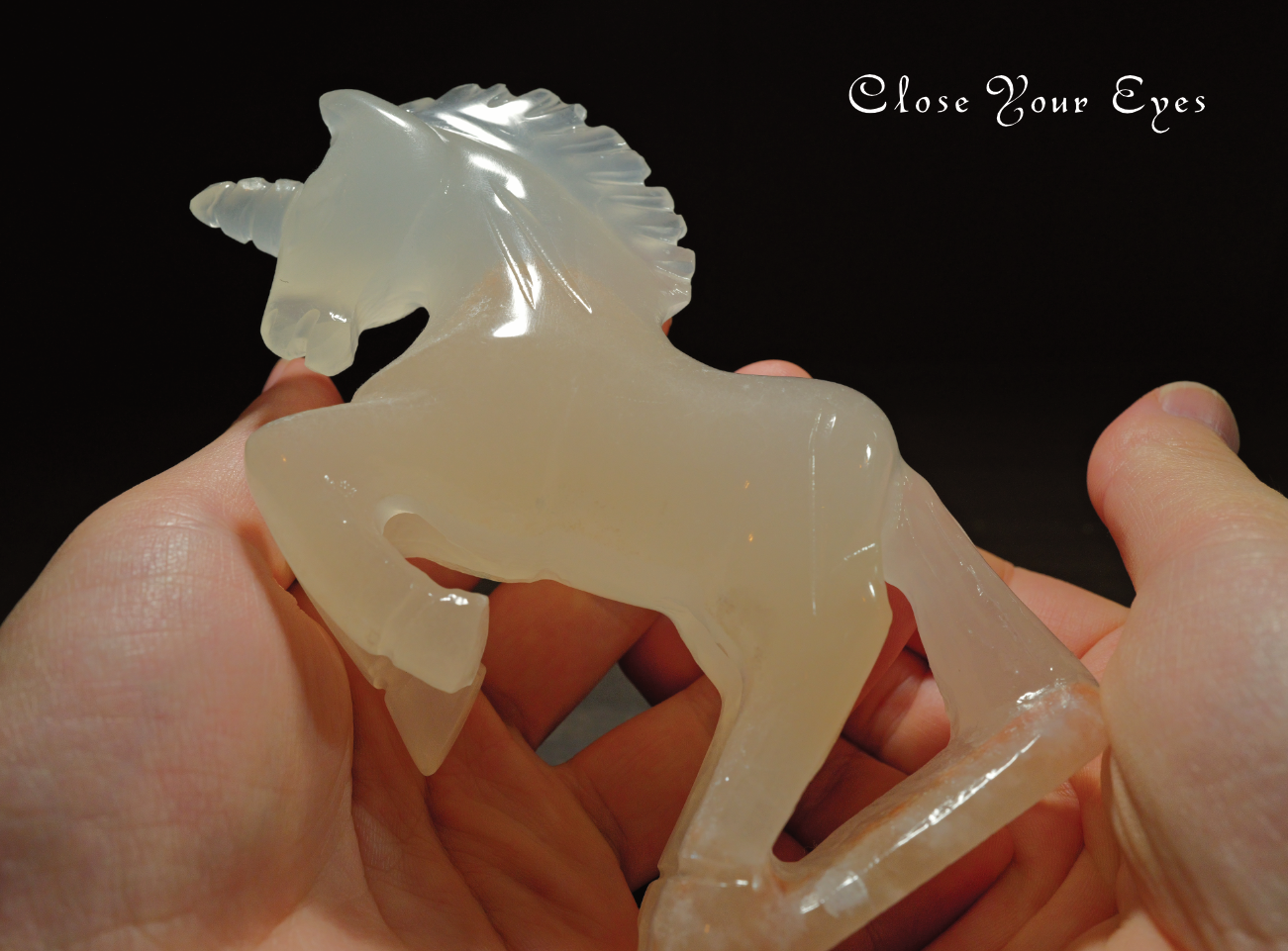 メノウ彫り物・ユニコーン　０２