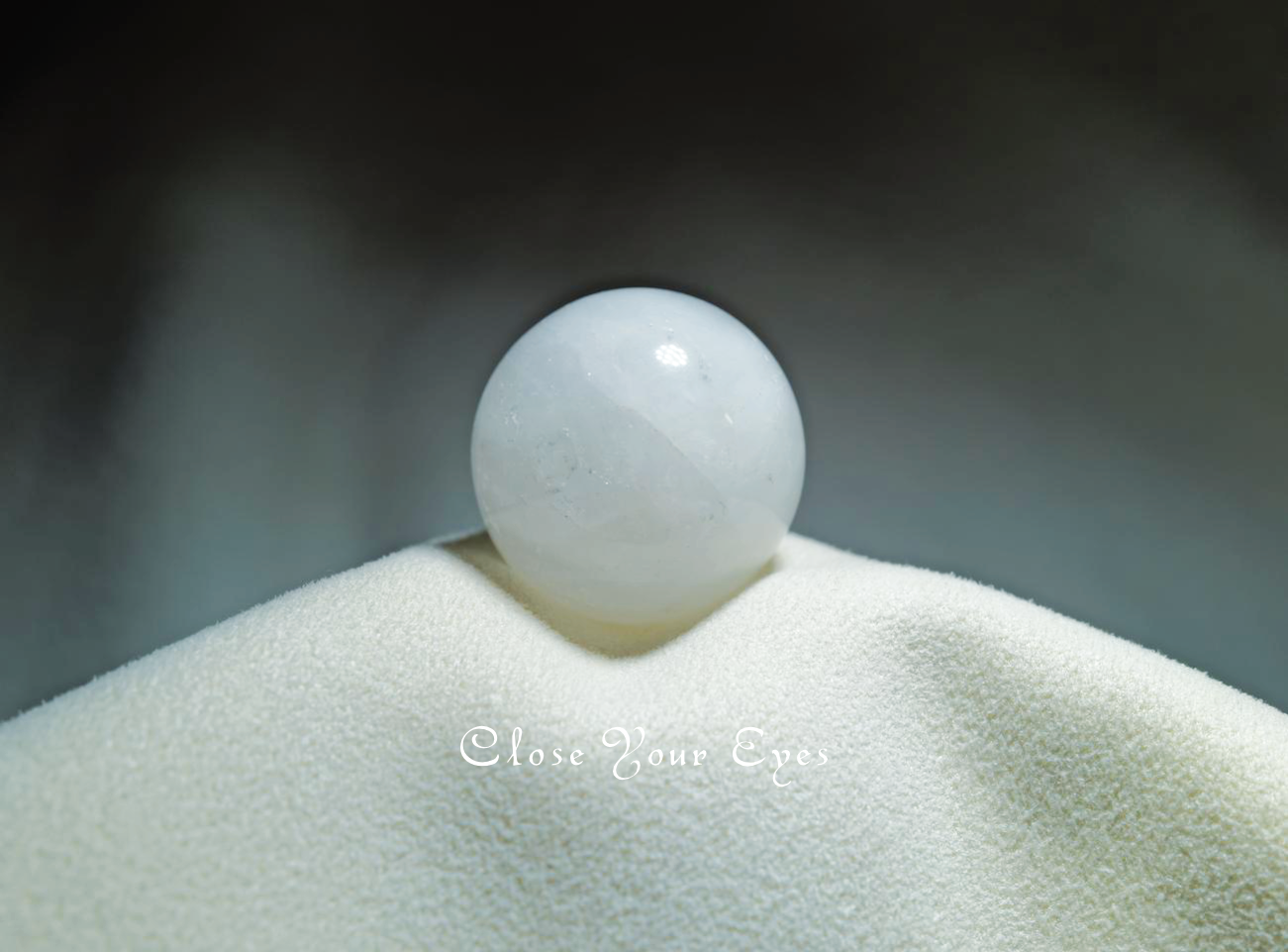 オーストラリア産　スノークォーツ　30mm　丸玉　０２