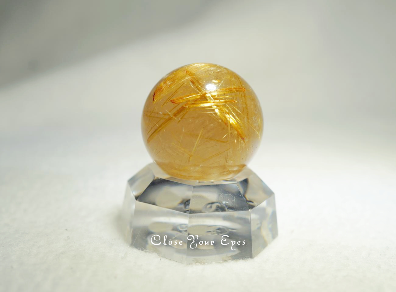 ブラジル産　金のルチルクォーツ　26mm　丸玉　０１