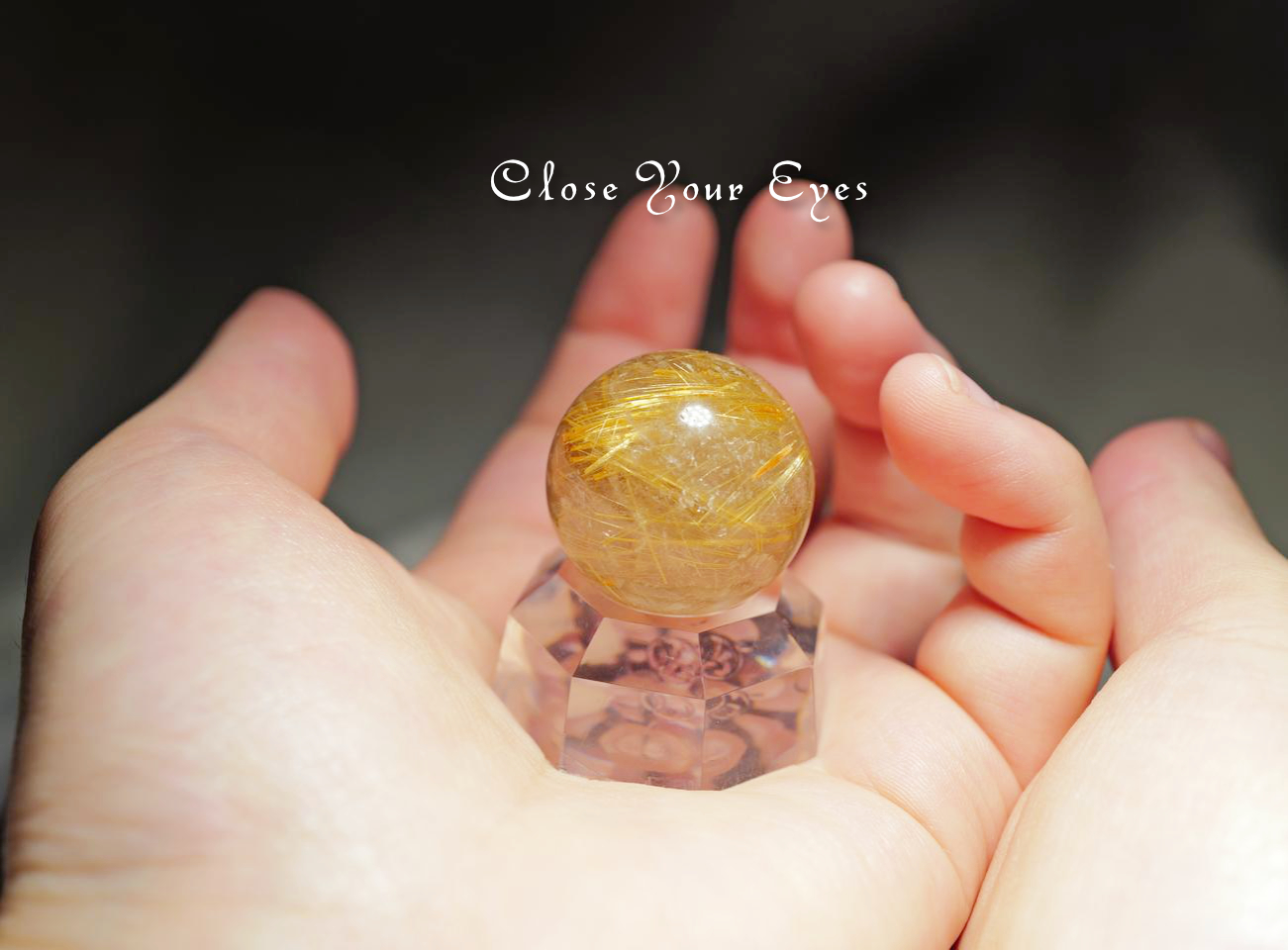 ブラジル産　金のルチルクォーツ　26mm　丸玉　０１