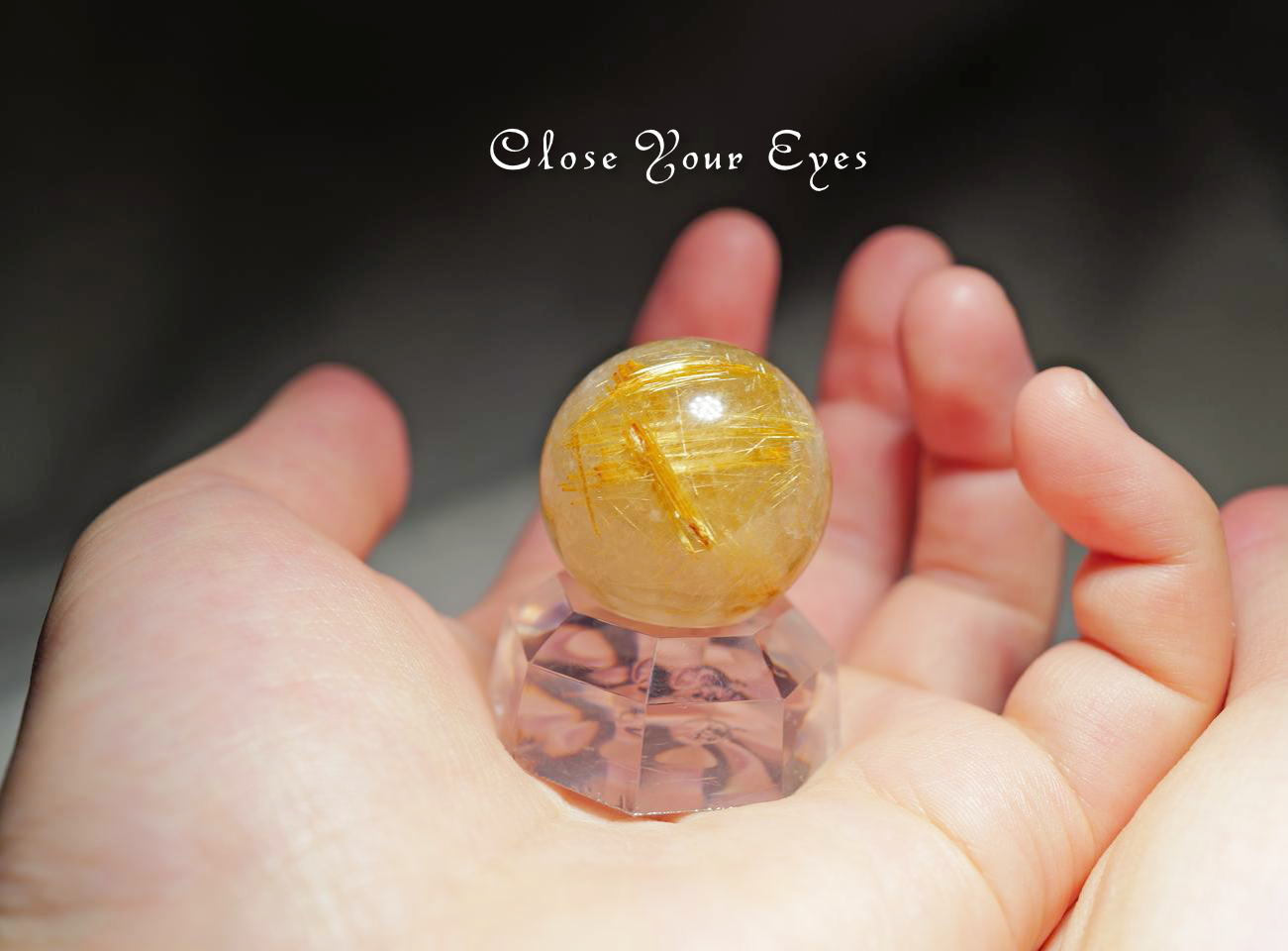 ブラジル産　金のルチルクォーツ　29mm　丸玉　０２