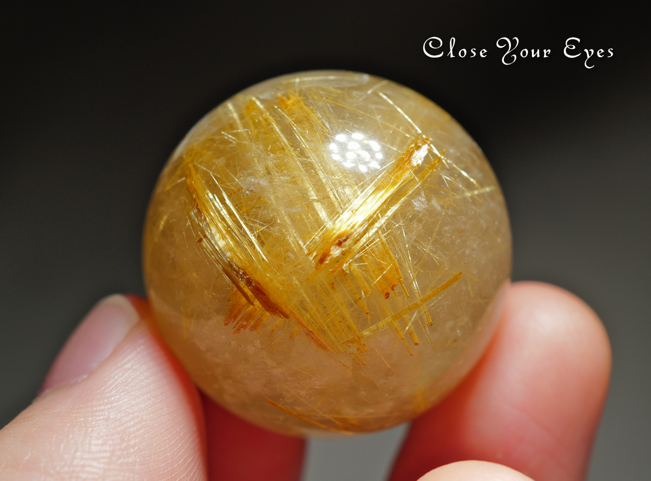 ブラジル産　金のルチルクォーツ　29mm　丸玉　０２