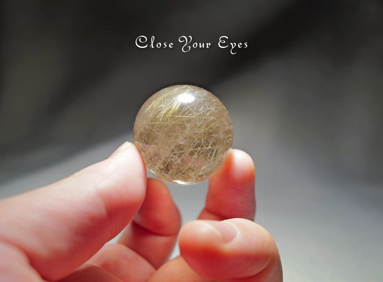 ブラジル産　金のルチルクォーツ　30mm　丸玉　０４