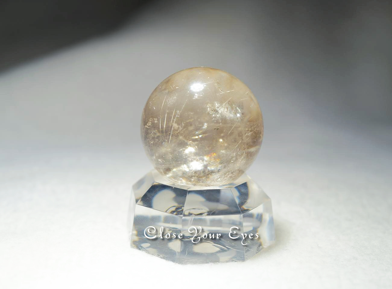 ブラジル産　金のルチルクォーツ　28mm　丸玉　０５