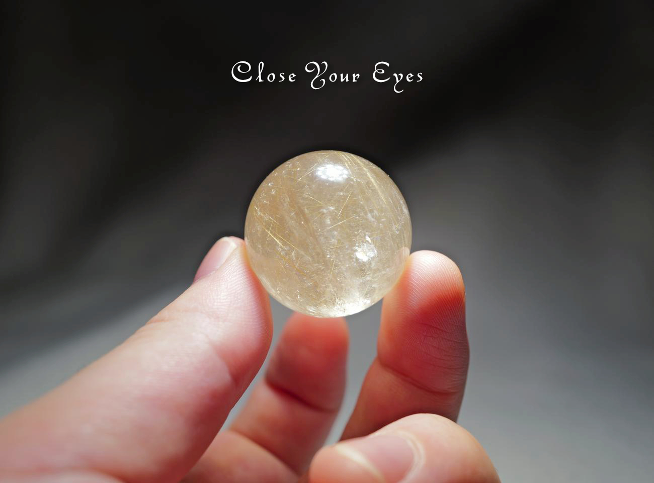 ブラジル産　金のルチルクォーツ　28mm　丸玉　０６