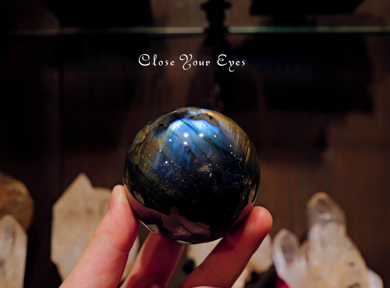 マダガスカル産　ラブラドライト　63mm　丸玉　０１