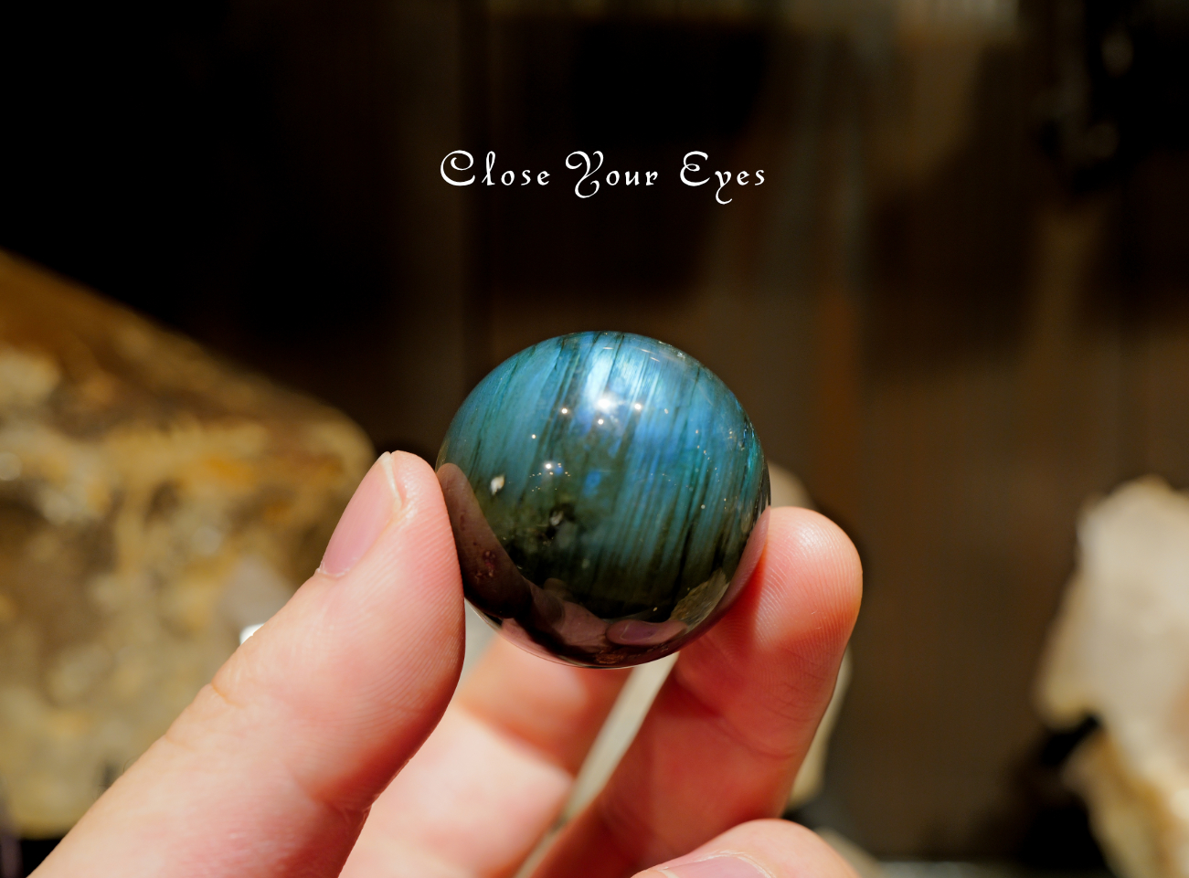 マダガスカル産　ラブラドライト　31mm　丸玉　０２