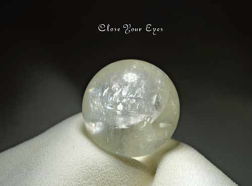 オプティカルカルサイト 丸玉 カタログ ／ 原石・鉱石