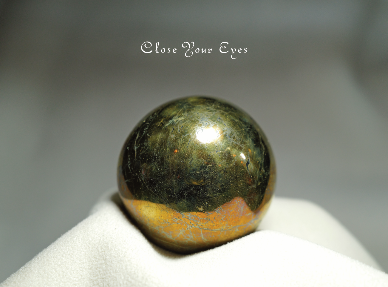 ペルー産　チャルコパイライト　44mm　丸玉　０１