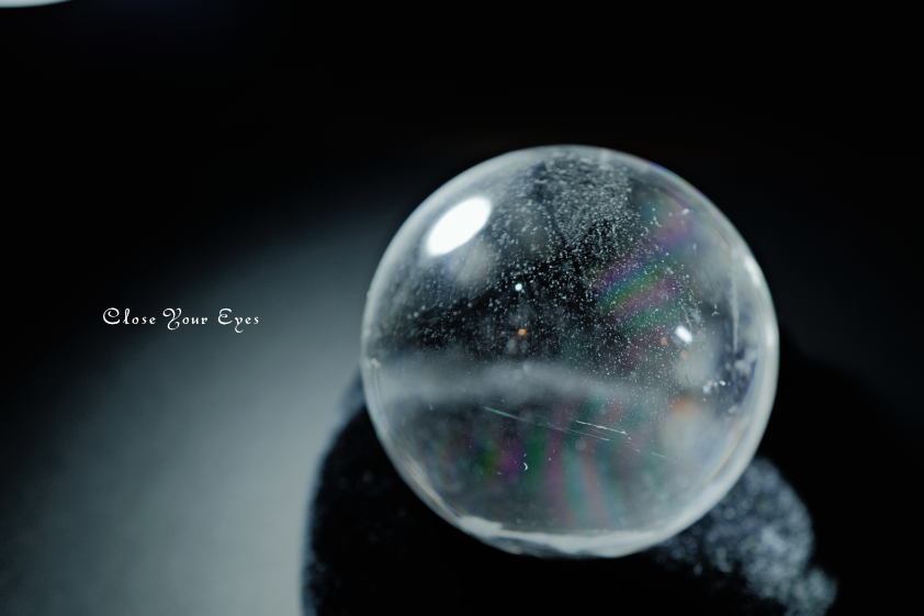 レインボー水晶　74mm　丸玉　０１