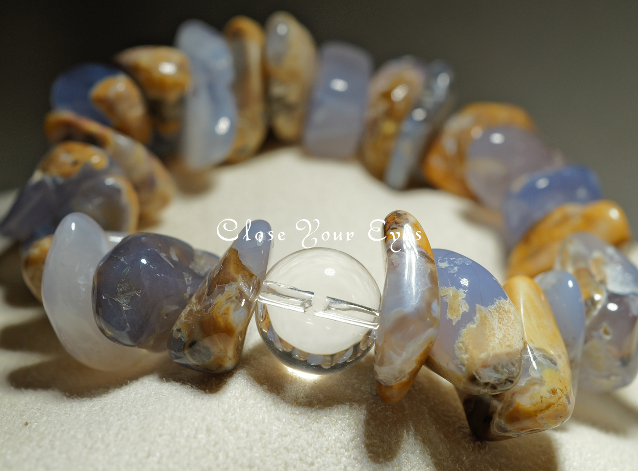 エナジーブレス　母岩付きブルーカルセドニー