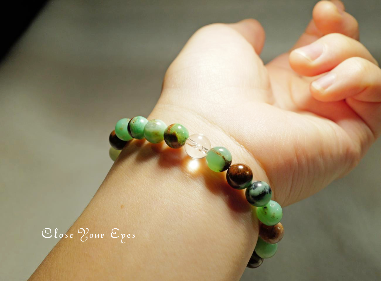 ８ｍｍエナジーブレス　クリソプレーズ母岩付き　０１