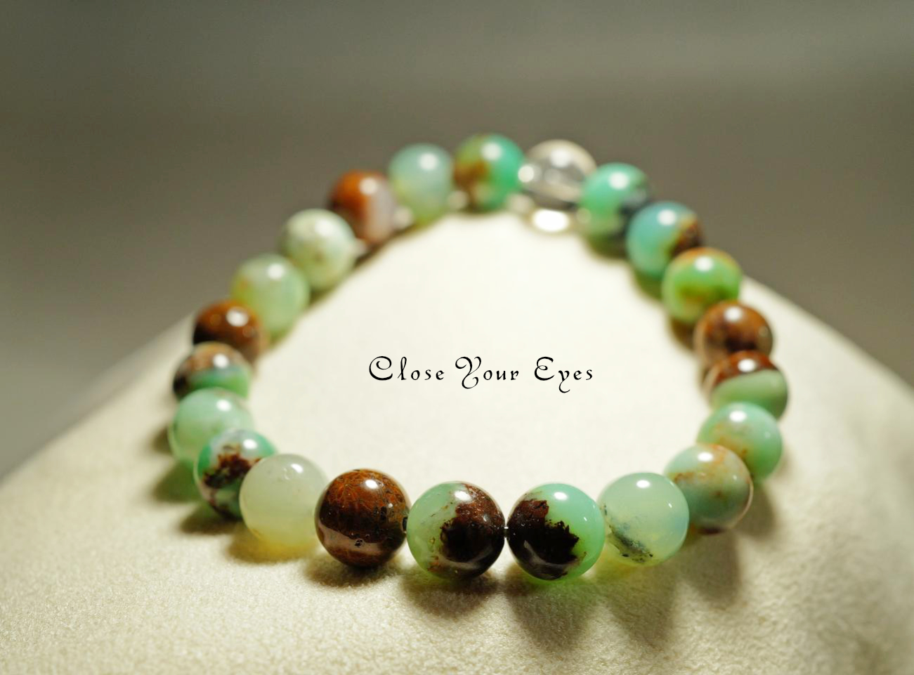 ８ｍｍエナジーブレス　クリソプレーズ母岩付き　０２