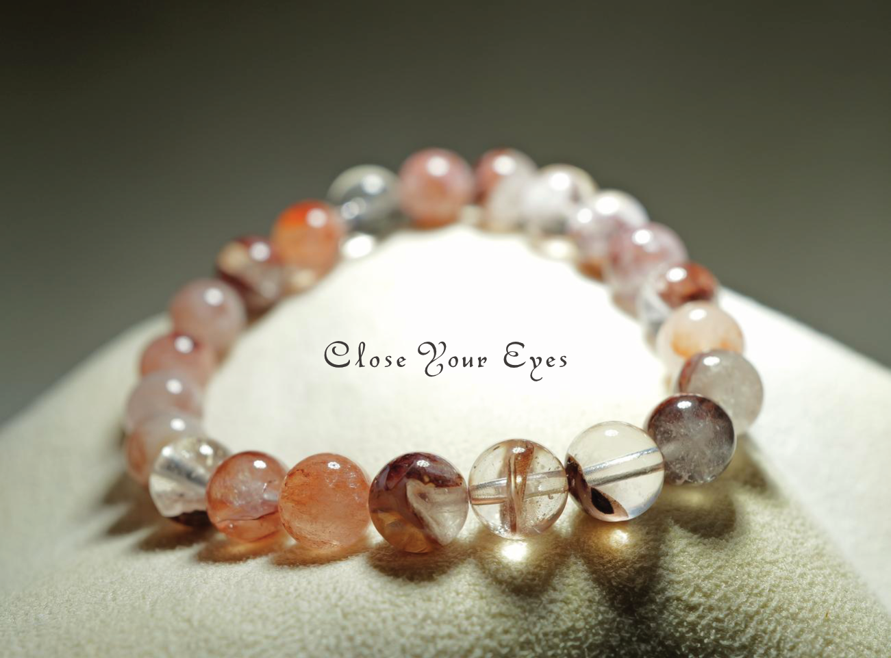 ８ｍｍエナジーブレスレット　レッド・マニカラン水晶　０１