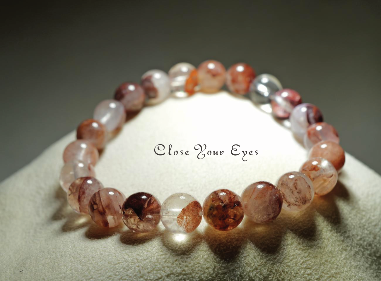 ８ｍｍエナジーブレスレット　レッド・マニカラン水晶　０２