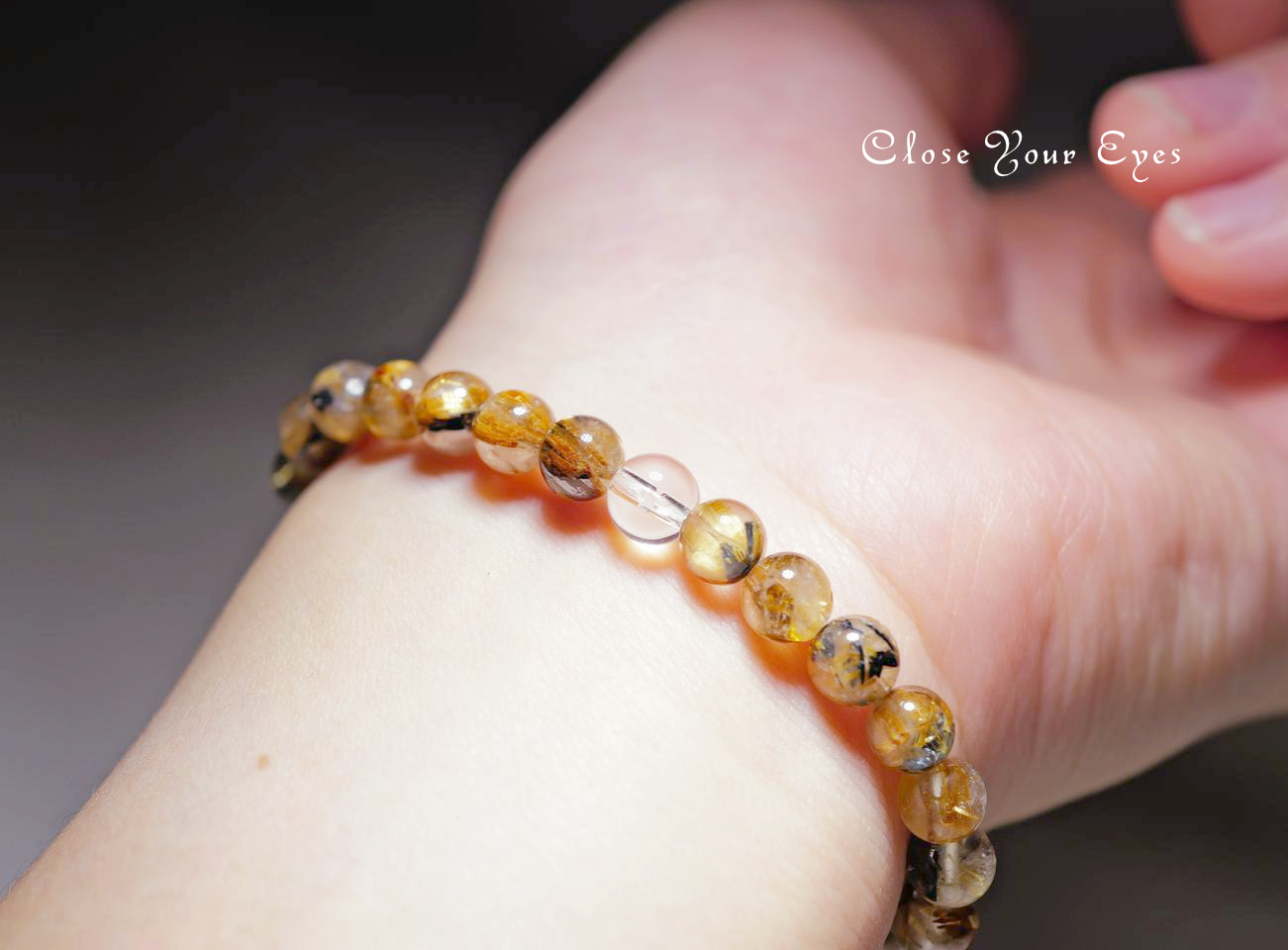 ６ｍｍエナジーブレス　タイチンルチルクォーツ　０２