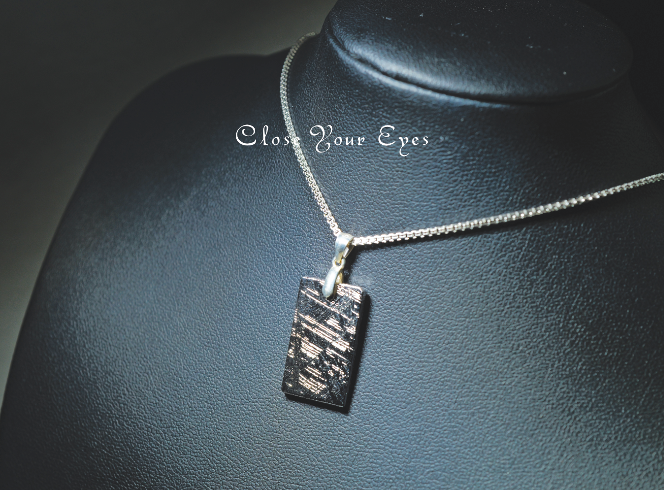 シルバーペンダント　ムオニオナルスタ隕石　０１