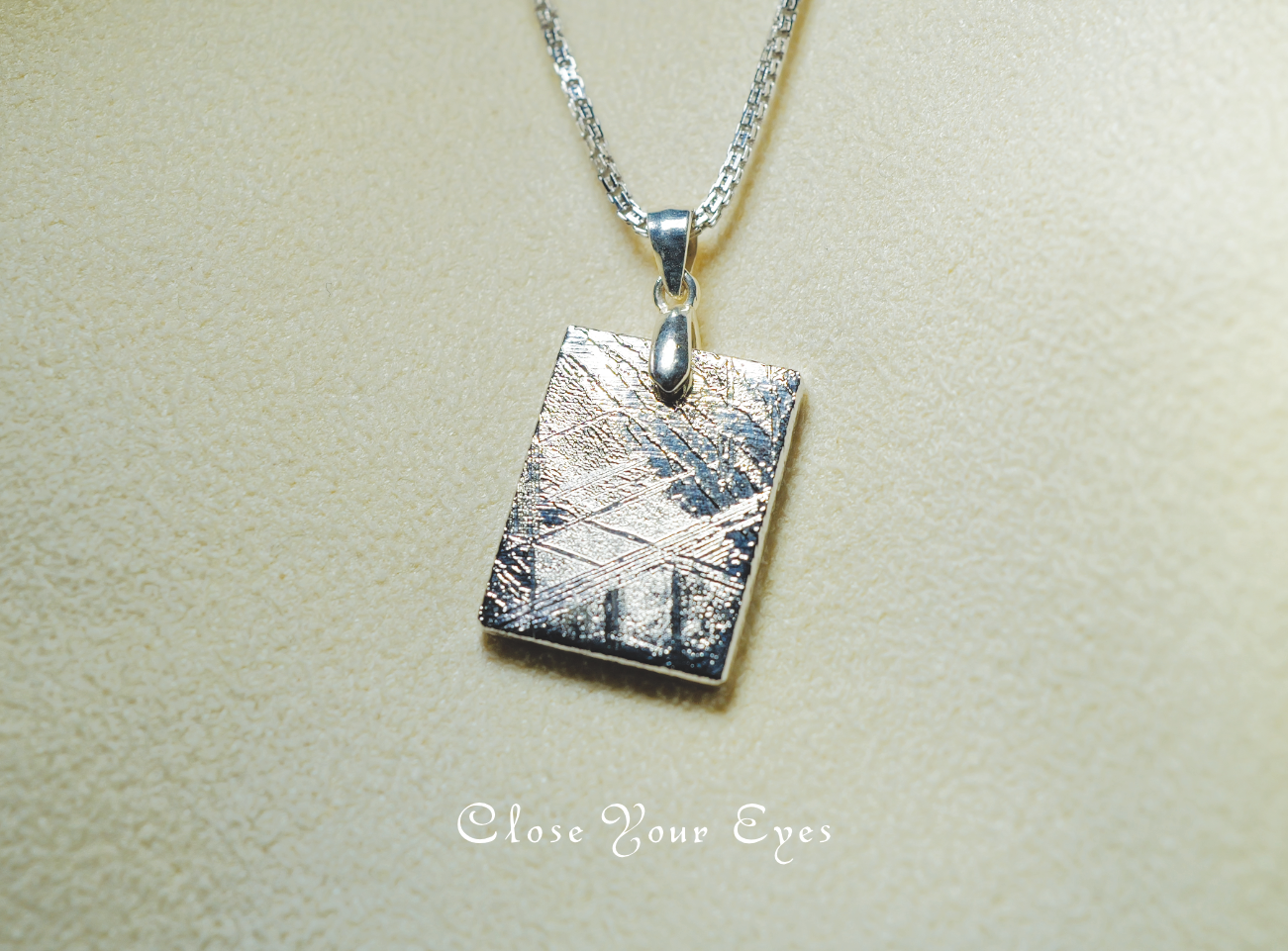 シルバーペンダント　ムオニオナルスタ隕石　０２