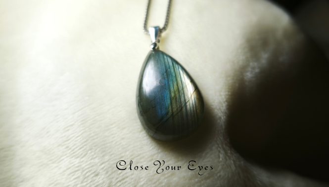 シルバーペンダント　１２２　ラブラドライト