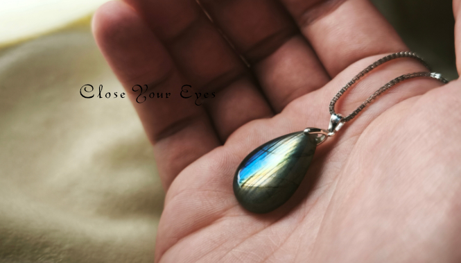 シルバーペンダント　１２２　ラブラドライト