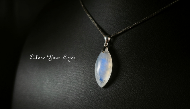 シルバーペンダント　１２３　ホワイトラブラドライト