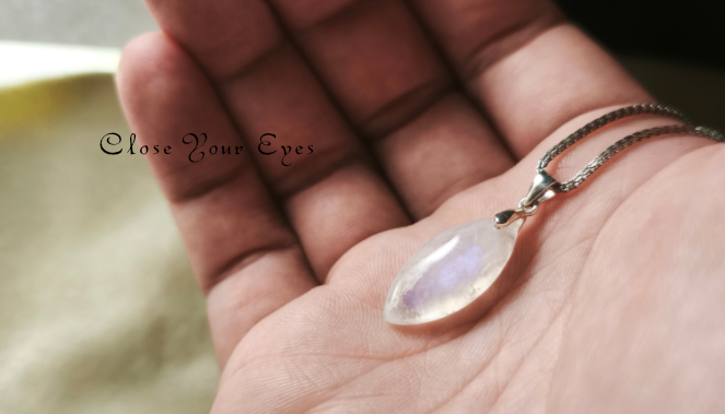 シルバーペンダント　１２３　ホワイトラブラドライト