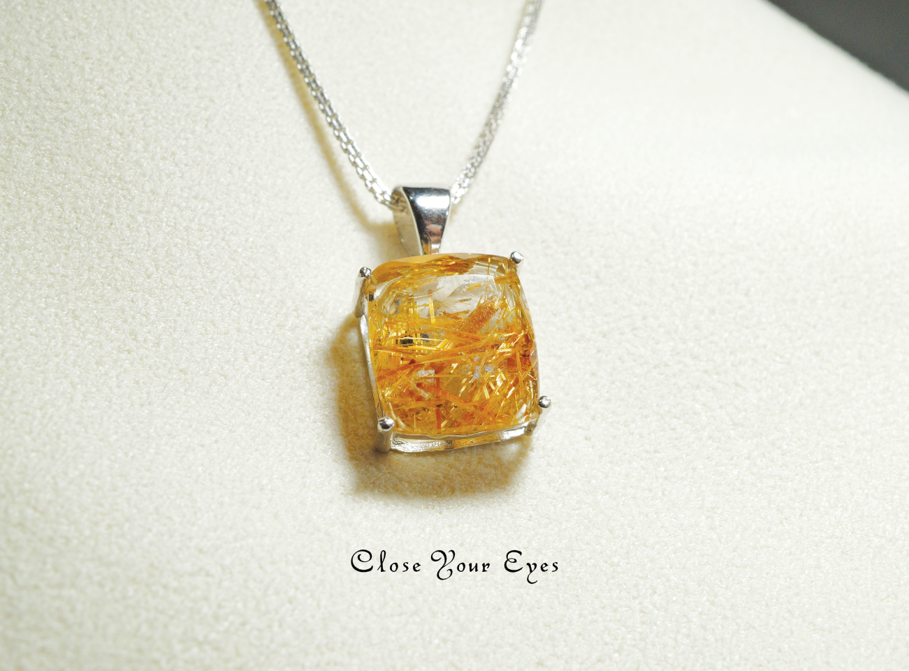 金のルチルクォーツ　１２５　シルバーペンダント