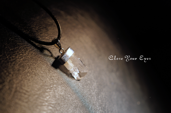 シルバーペンダント　１２６　ダンビュライト