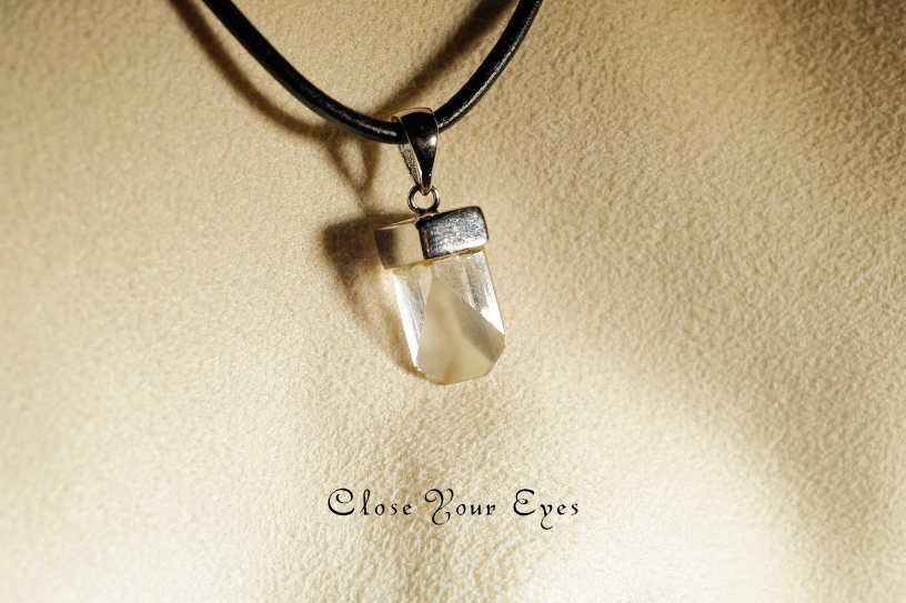 シルバーペンダント　１３０　ダンビュライト