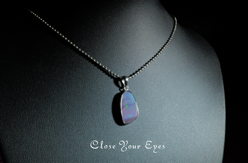 シルバーペンダント　１４２　エチオピアンオパール