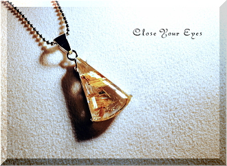 ヒマラヤ・マニカラン産水晶 ／パワーストーンのクロージョーアイズ