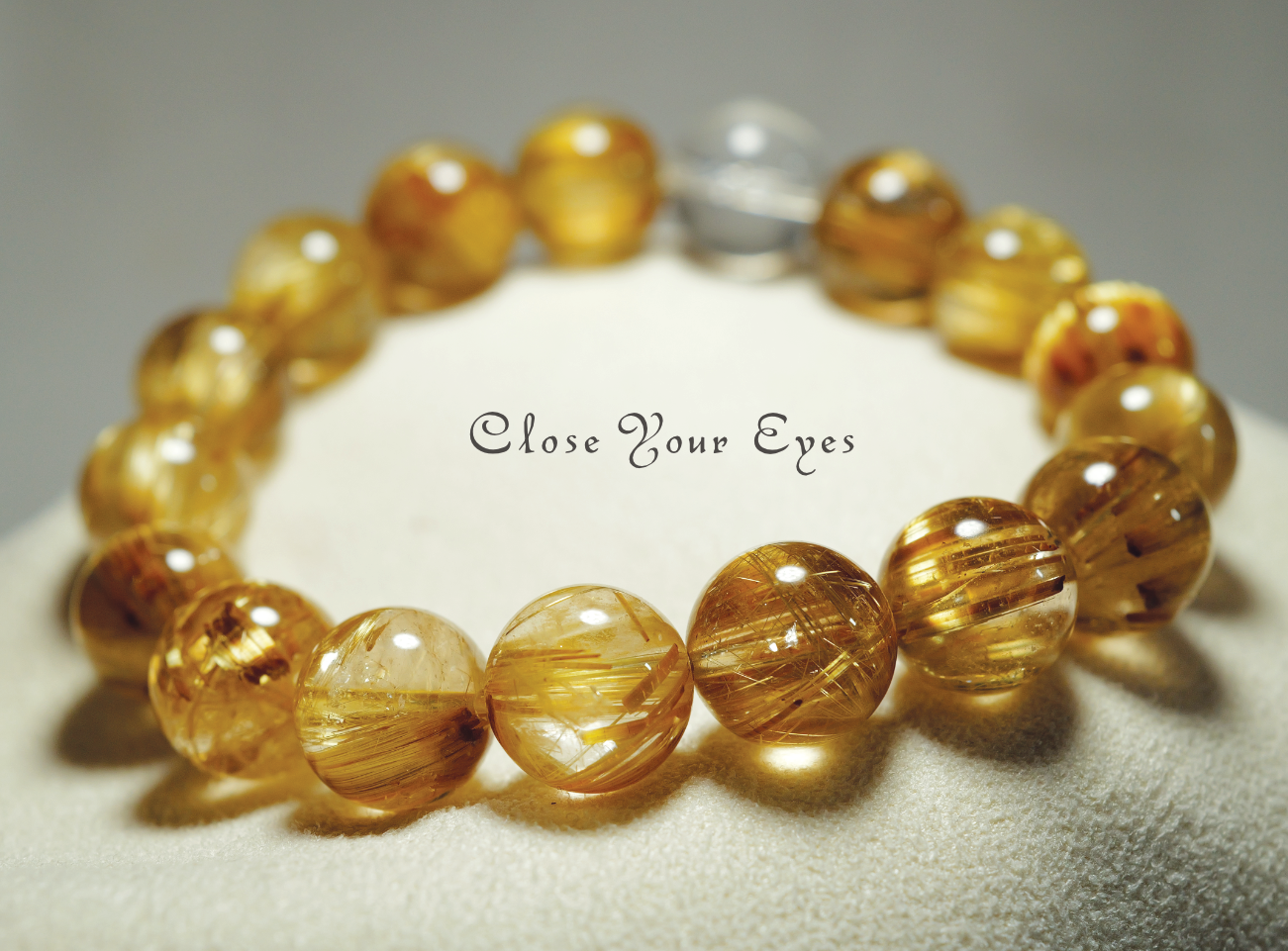 １２ｍｍエナジーブレス　高品質・タイチンルチルクォーツ　レアな石達