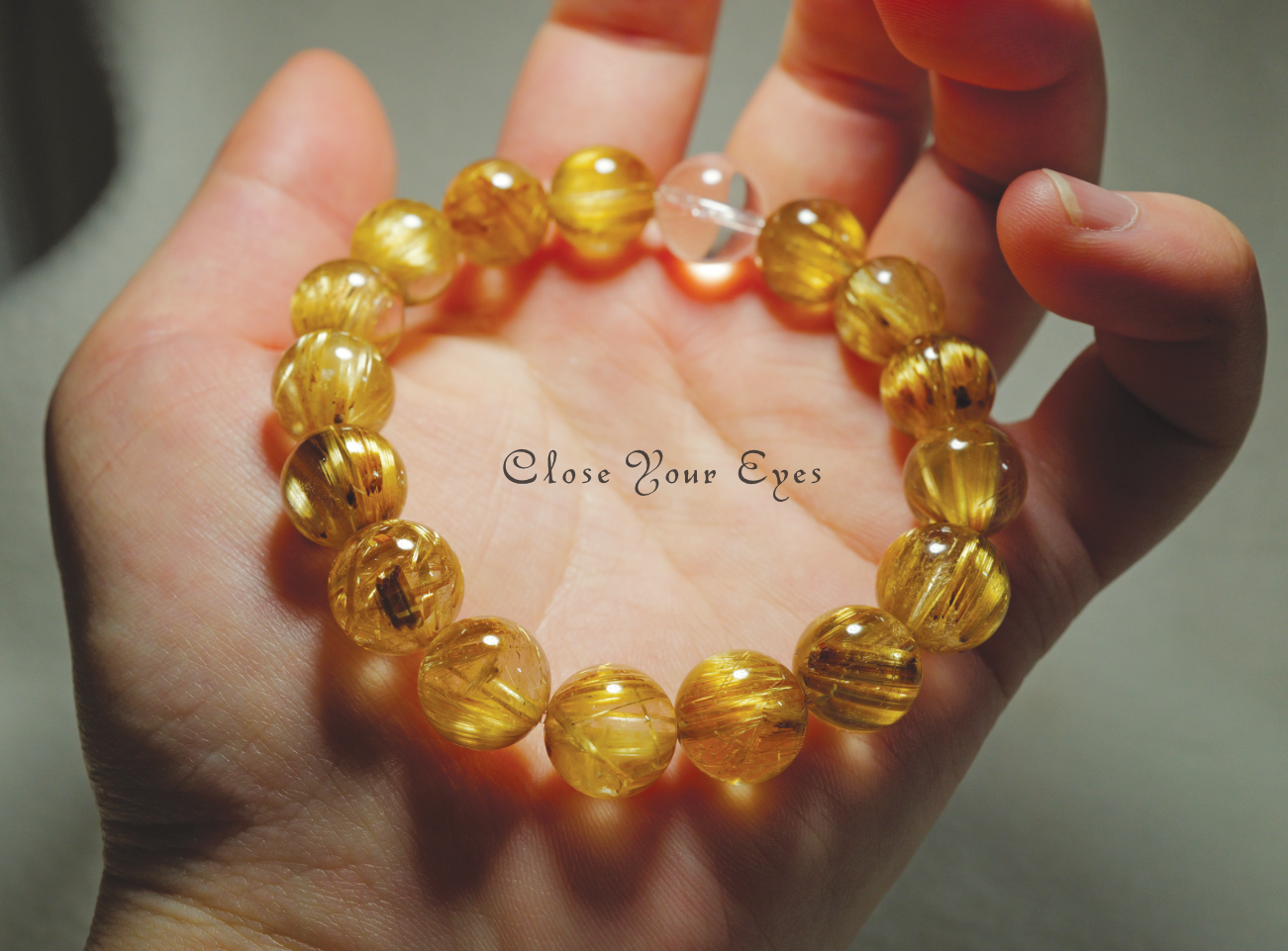 １２ｍｍエナジーブレス　高品質・タイチンルチルクォーツ　レアな石達